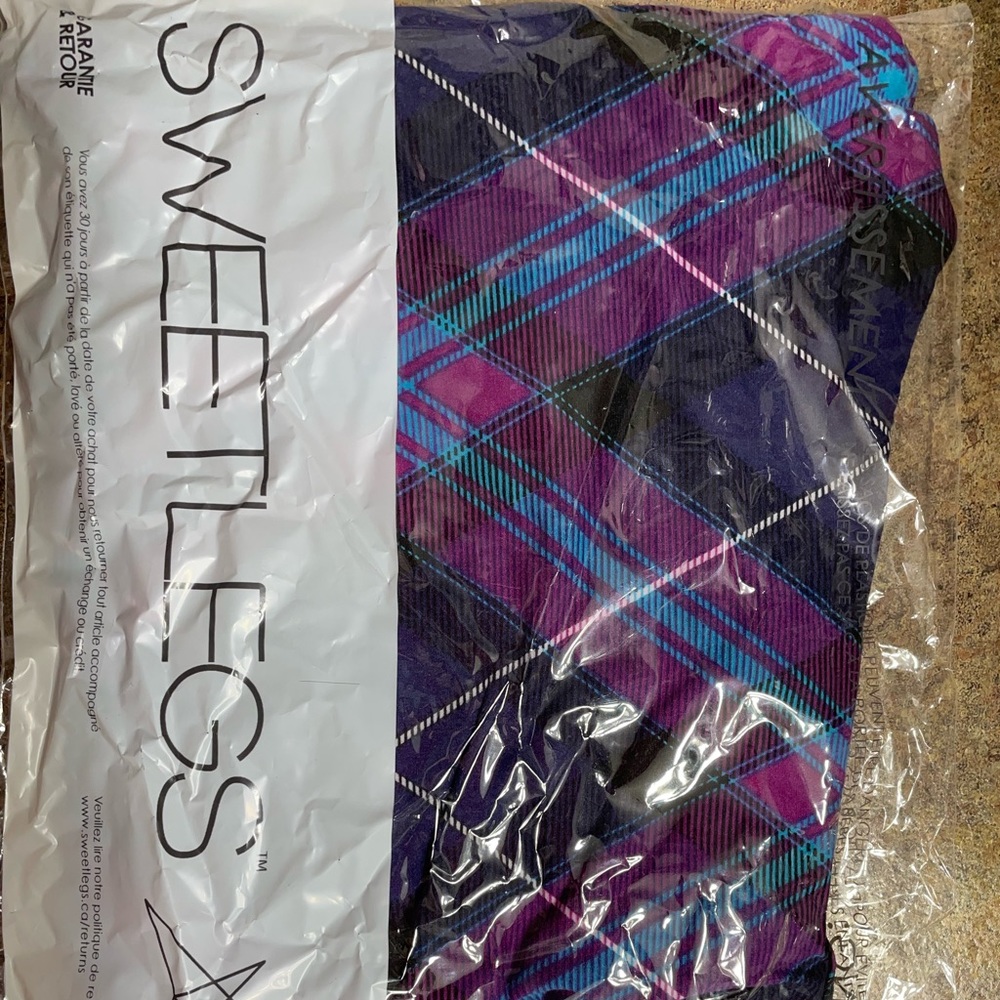BNWT SweetLegs Leggings Petite